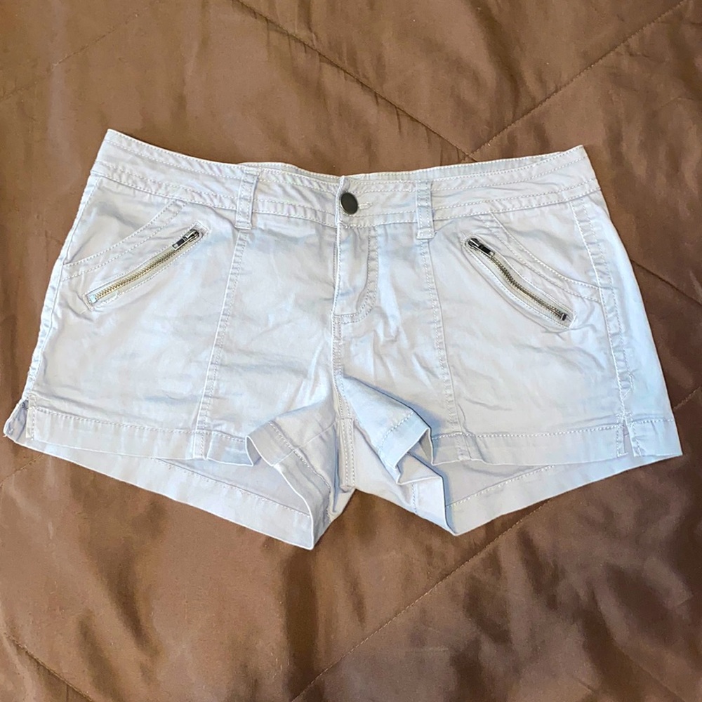 BKE grey shorts